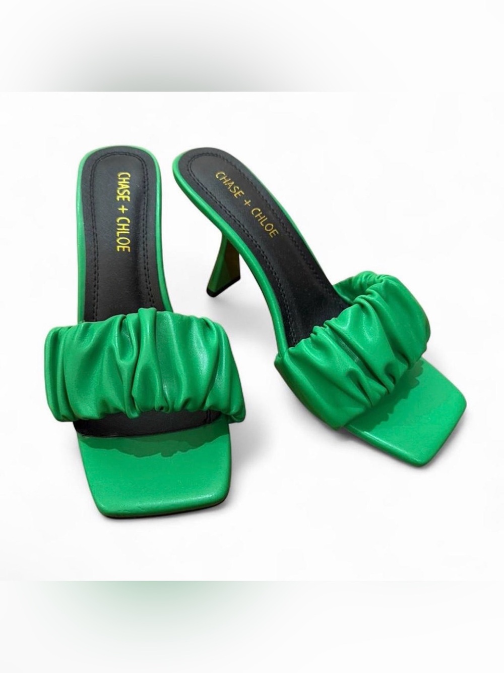 New✨ green Kiara ruffle sandal. Size 7.5. Heel 2.5 inches